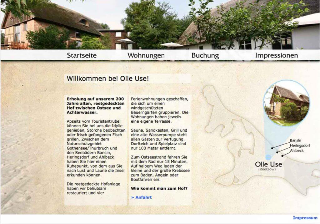 Startseite von Olle Use mit reetgedecktem Ferienhof und Usedom-Karte